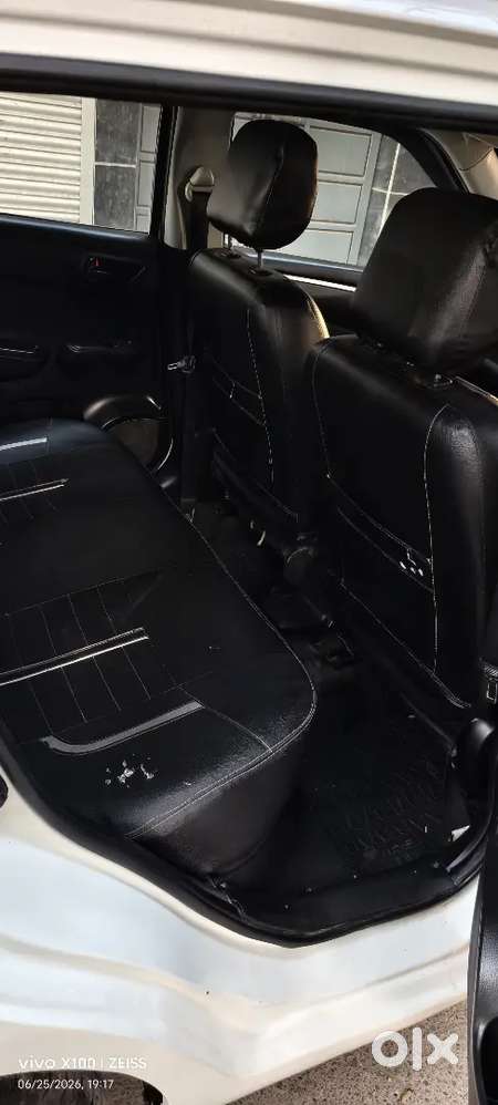 Maruti Suzuki Swift 1.2 Lxi Optional 2017