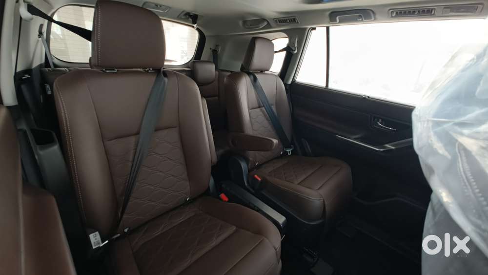 Toyota Innova Hycross 2.0 Zx (o) Hybrid 7 Str, 2026, Petrol