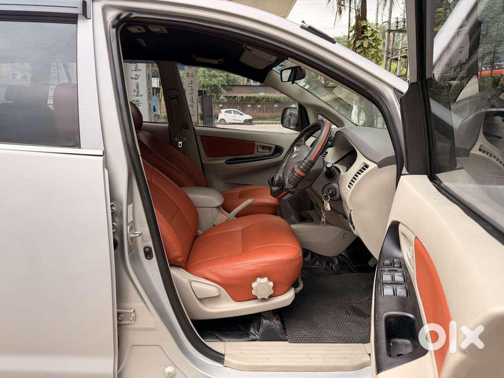 Toyota Innova 2.5 G (diesel) 8 Seater, 2014, Diesel