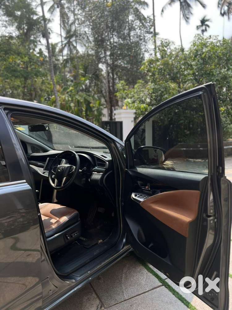 Toyota Innova Crysta 2017 Diesel Well Maintained