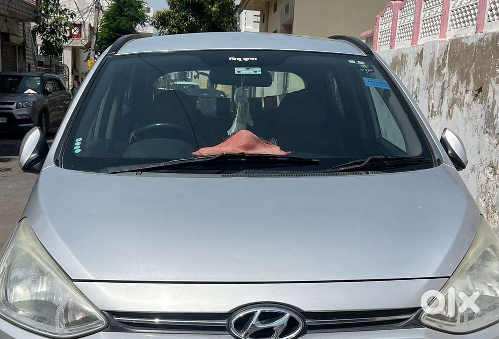 Hyundai Grand I10 2014 Car ( Cng + Petrol )