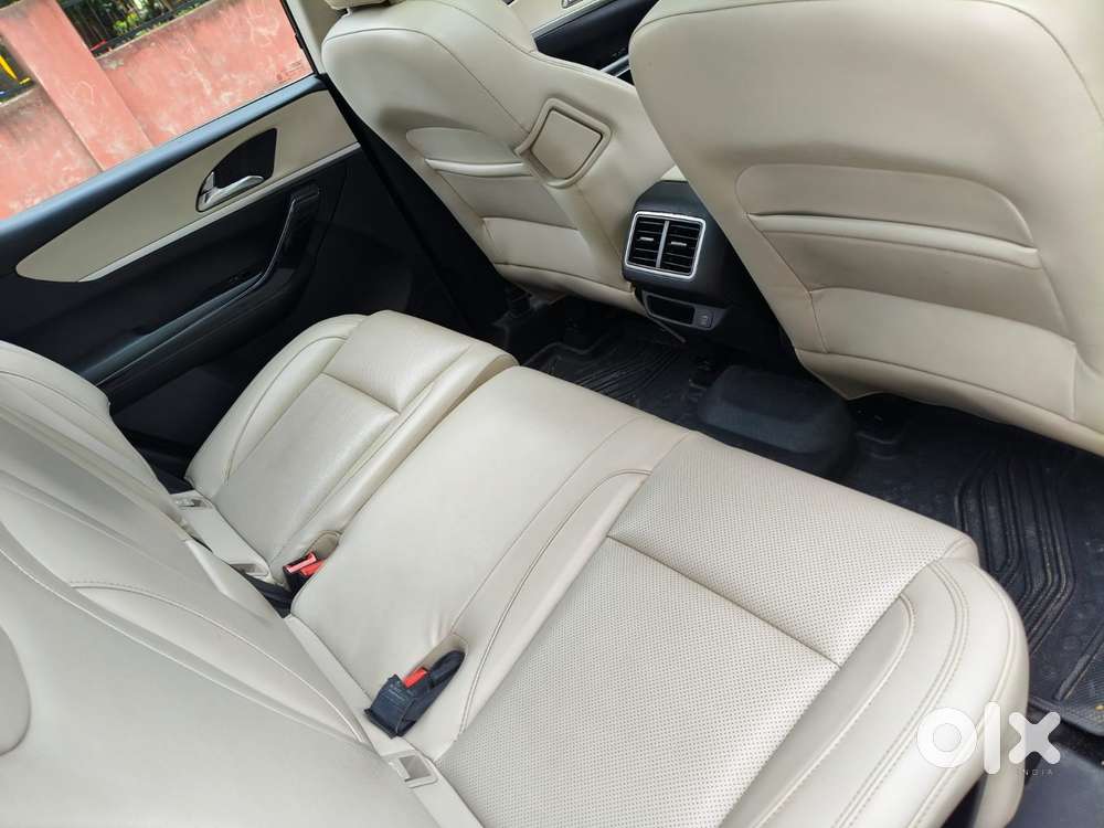 Mahindra Xuv700 2.2 Ax 7 Diesel At Str, 2022, Diesel