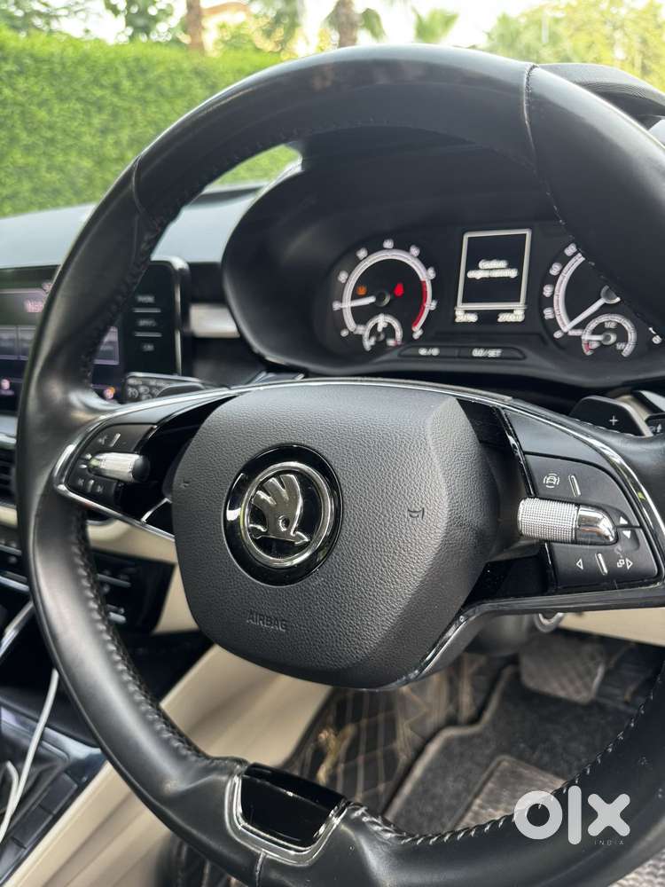 Skoda Slavia 1.0 Ambition Tsi At, 2023, Petrol