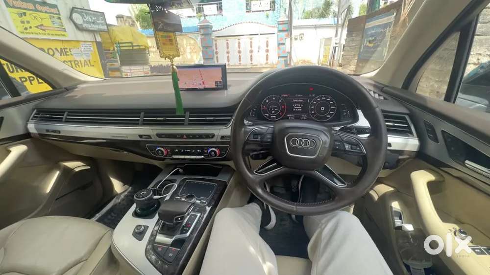 2017 Audi Q7 45 Tdi Technology  Diesel  ~1.0 Lakh Km