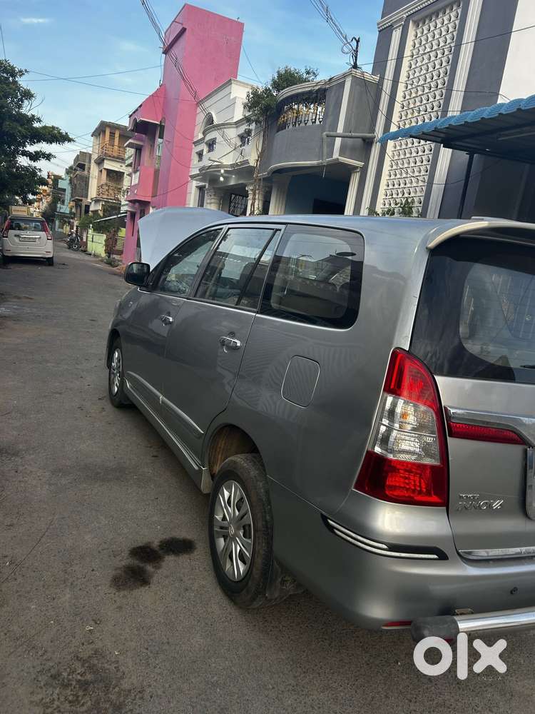 Toyota Innova 2.5 G (diesel) 8 Seater Bs Iv, 2015, Diesel