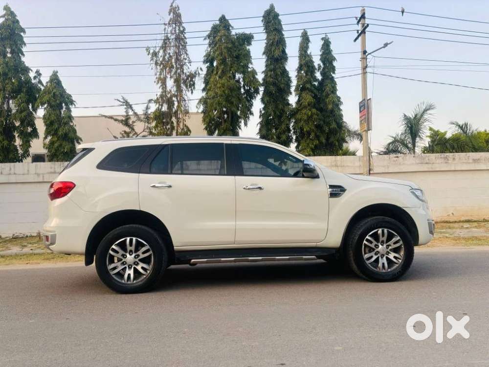 Ford Endeavour 2.2 Titanium At 4x2, 2016, Diesel