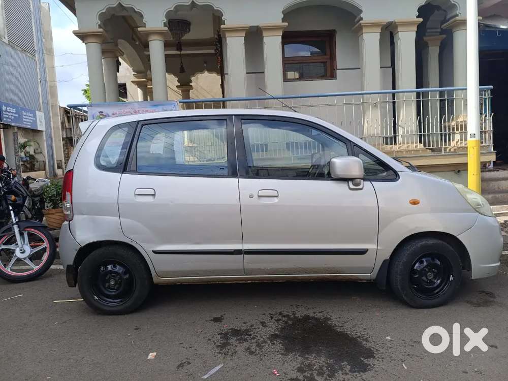 Maruti Zen Estilo (mh 09)