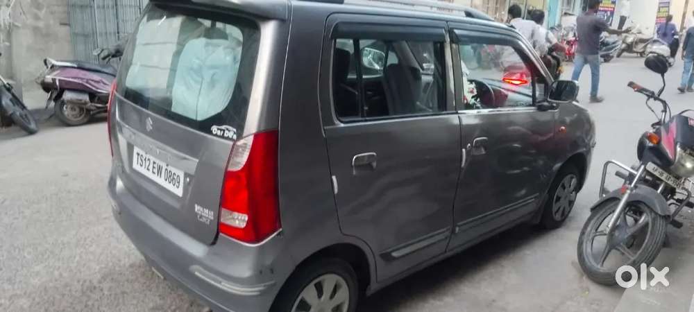 Good Condition, Single Hand Driven, Cng Car With Manufacturing