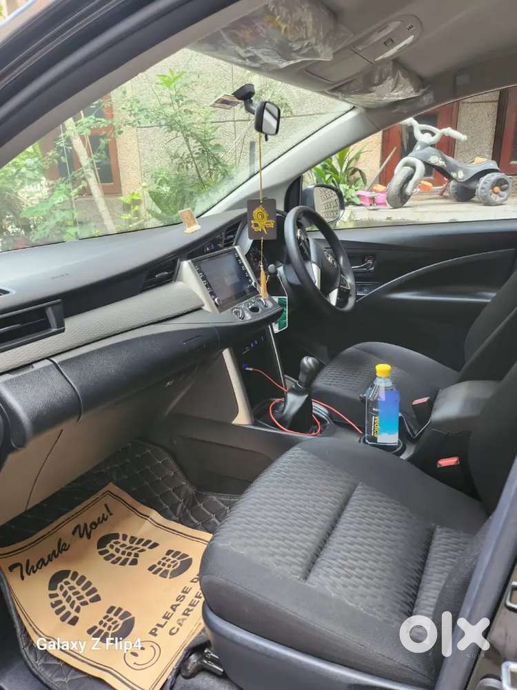 Innova Crysta 2022 Petrol Well Maintained