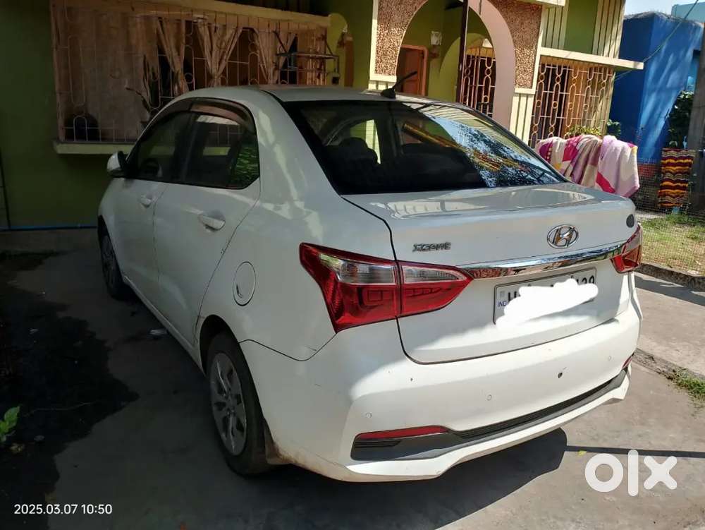 Hyundai Xcent 2017 Petrol 75000 Km Driven