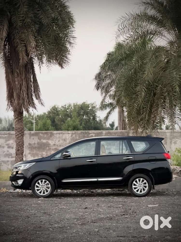 Toyota Innova Crysta [2020-ongoing] 2.4 Gx At 8 Str, 2022, Diesel