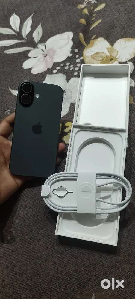 APPLE - IPHONE 17 - 256 GB - Black Color - Not Used - Only Box Open