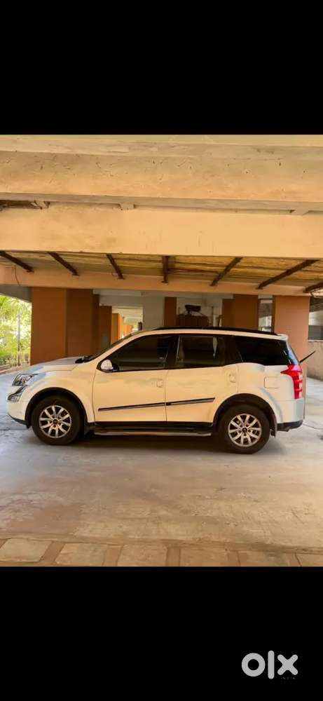 Mahindra Xuv500 2017 Diesel 72500 Km Driven