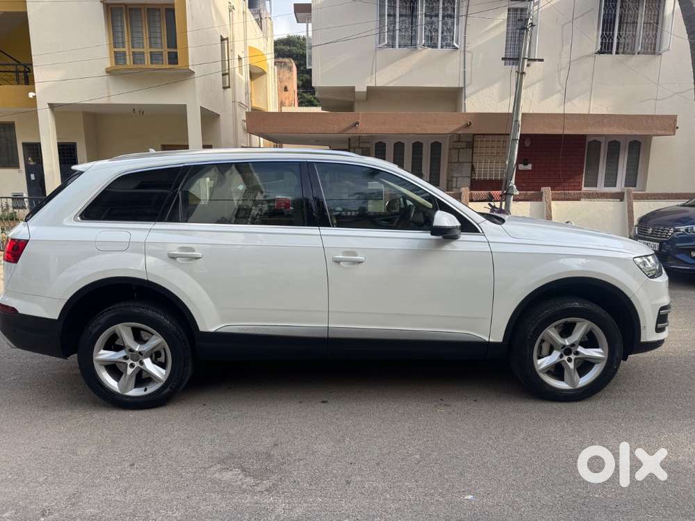 Audi Q7 Pearl White 2016