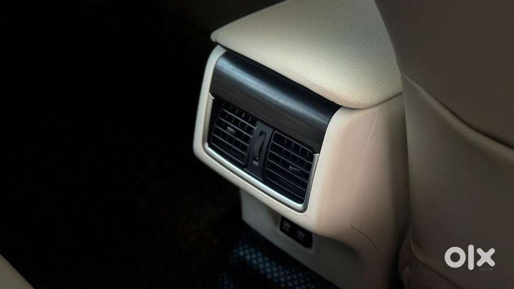 Toyota Camry Hybrid, 2023, Petrol