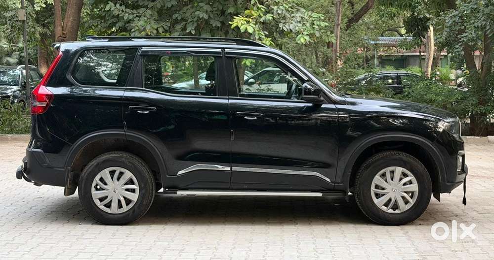 Mahindra Scorpio N Z4 Petrol Mt 7 Str, 2023, Petrol