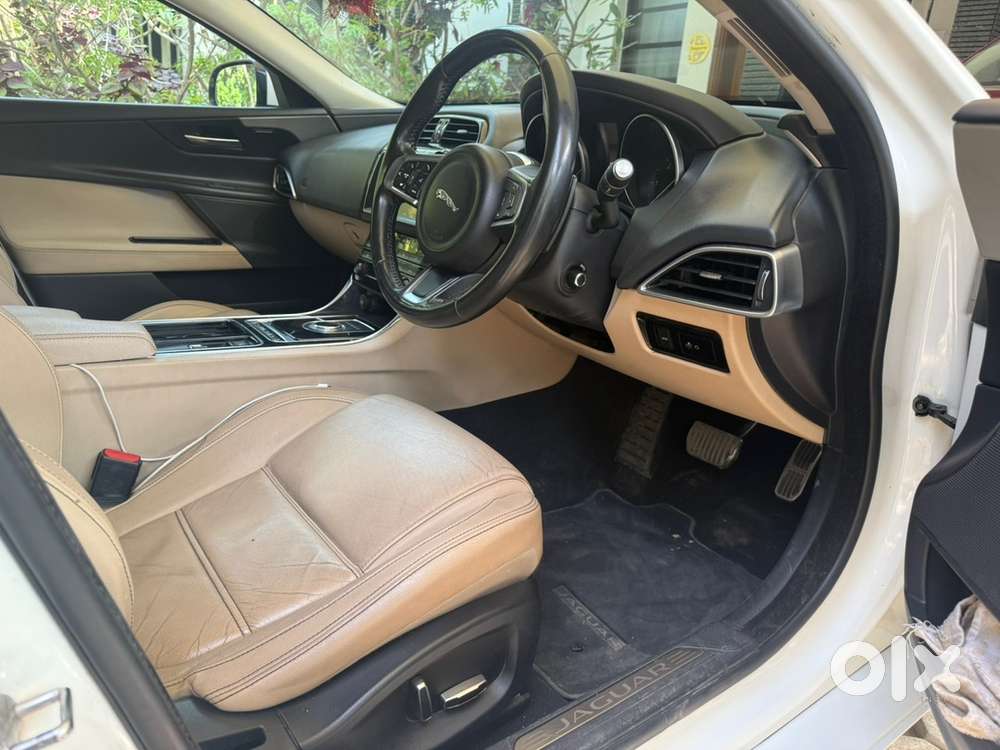 Jaguar Xe 2019