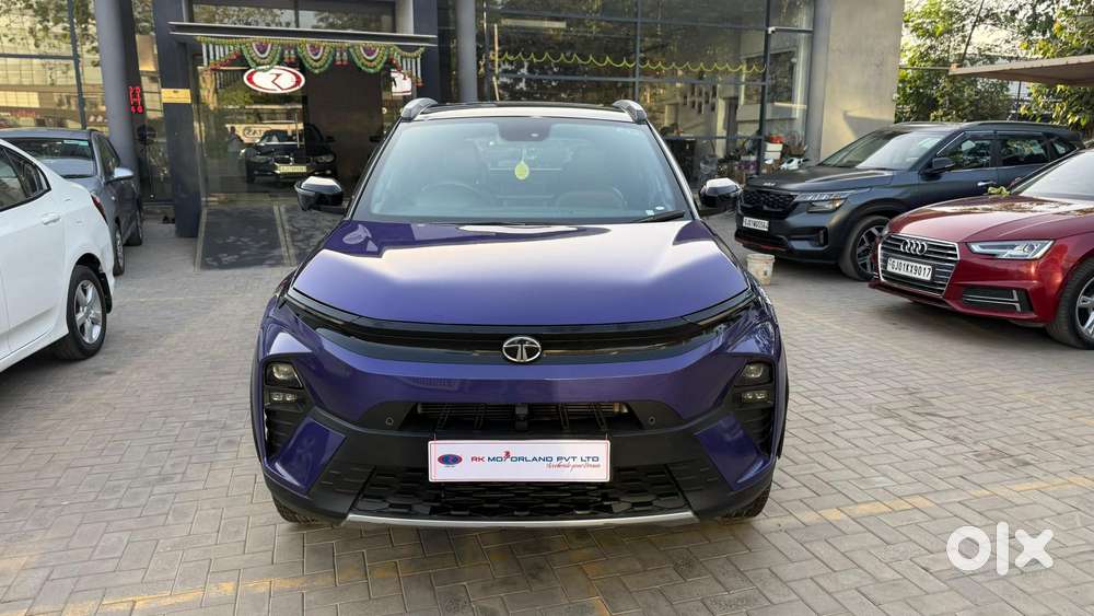 Tata Nexon Fearless Plus S Purple 1.5 Revotorq Diesel 6amt Dual Tone..