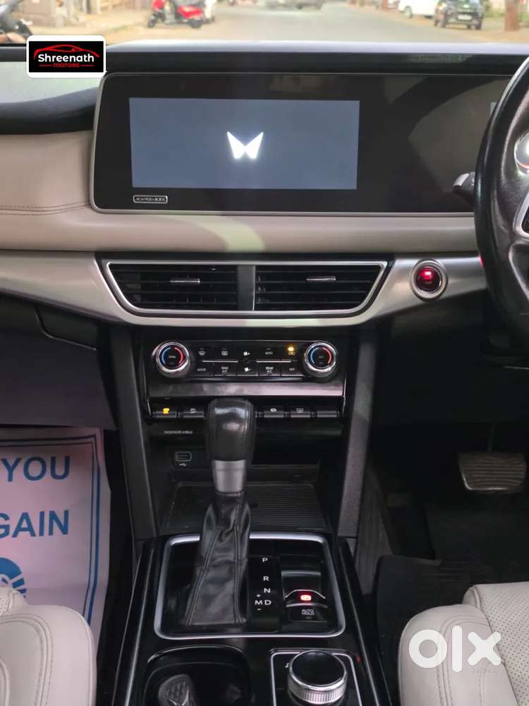 Mahindra Xuv700 2.0 Ax 7 Petrol At Luxury Pack Str, 2023, Petrol