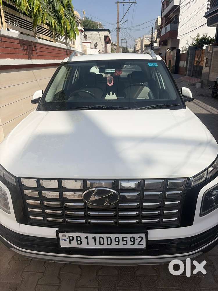 Hyundai Venue Petrol 2023