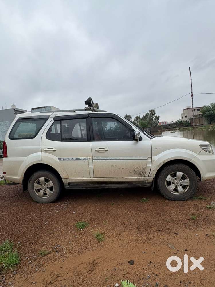 Tata Safari Storme 2016 Diesel Manual Year