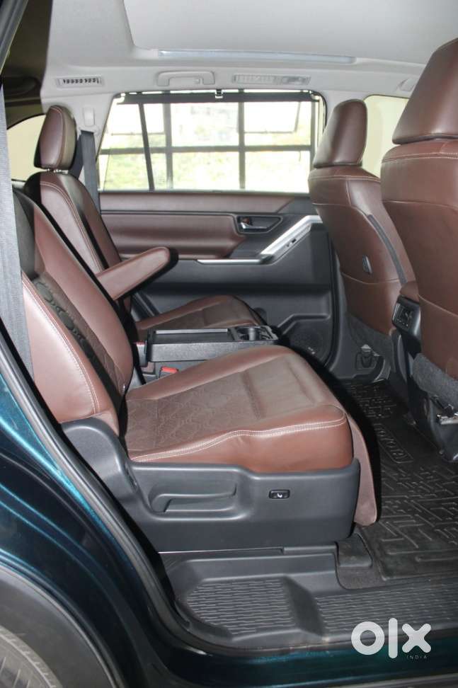 Toyota Innova Hycross 2.0 Zx Hybrid 7 Str, 2023, Petrol