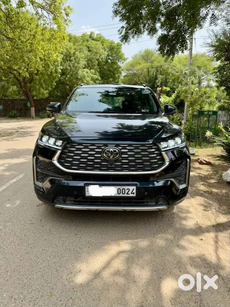 Toyota Innova Hycross 2024 Hybrid Year