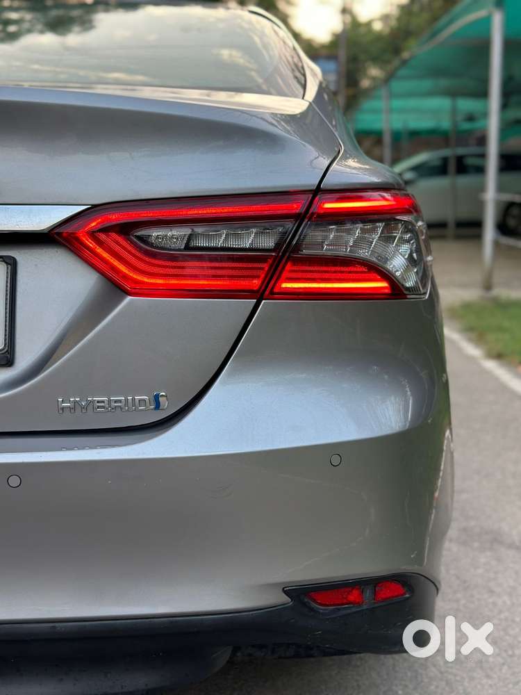 Toyota Camry Hybrid, 2022