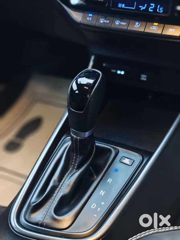 Hyundai I20 Sportz 1.2 Ivt, 2023, Petrol