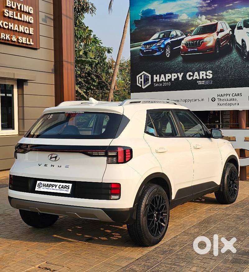 Hyundai Venue 1.2 S (o), 2022, Petrol