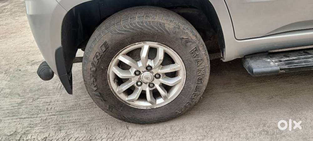 Mahindra Tuv 300 T10, 2016, Diesel