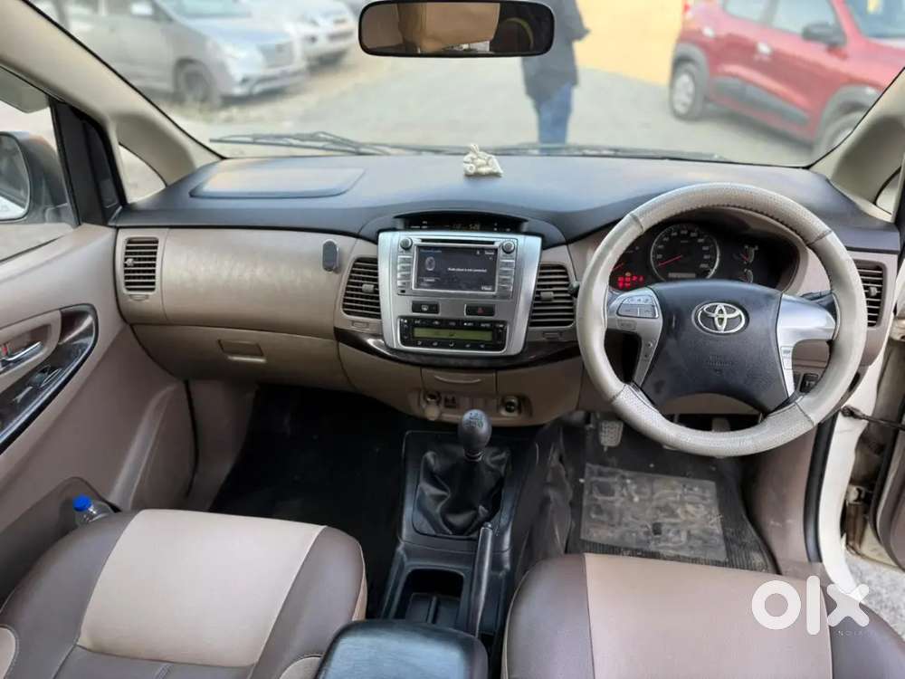 Toyota Innova 2.5 V 2015