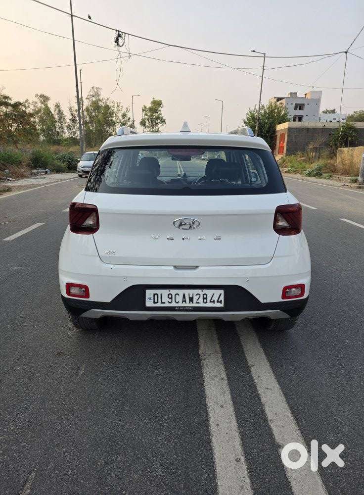 Hyundai Venue Sx (o) Mt 1.5 Diesel, 2021, Diesel