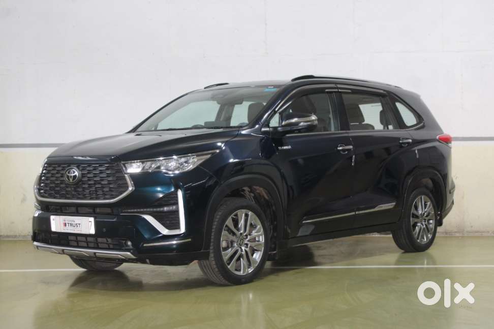 Toyota Innova Hycross 2.0 ZX (O) Hybrid 7 STR, 2023, Petrol