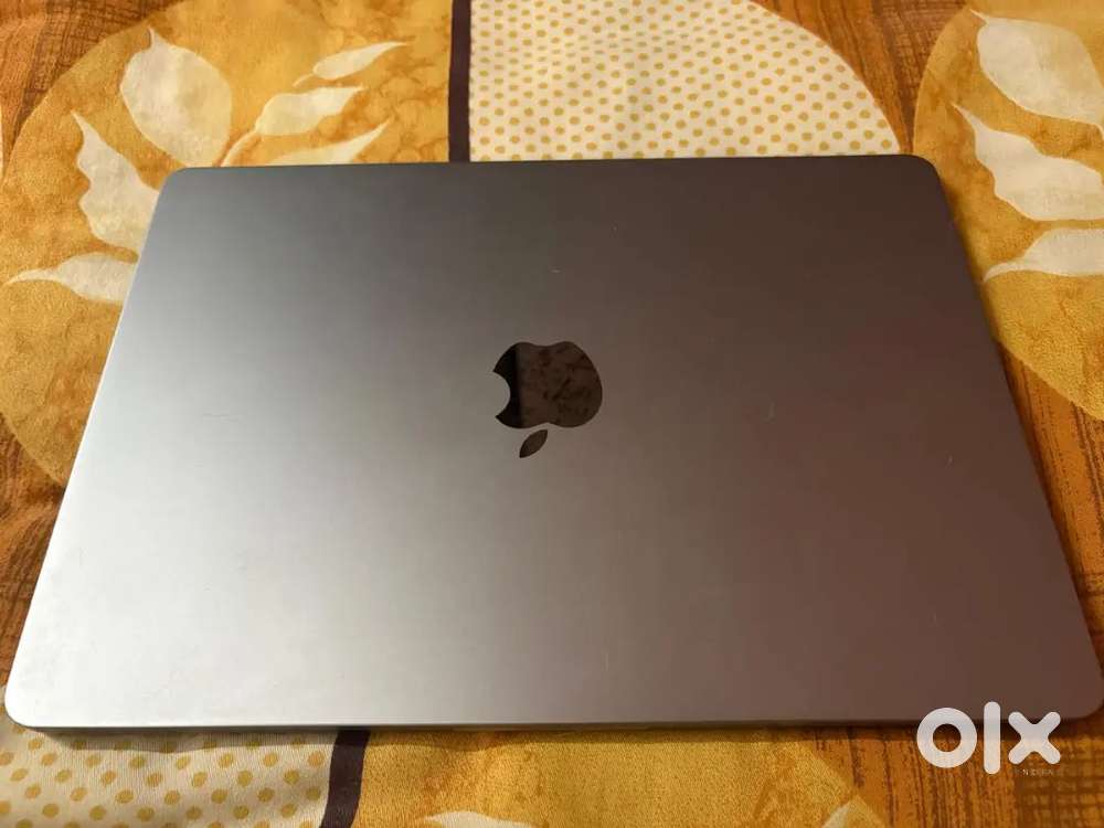 2 years old.macbook air m2 charger available box available goodquality