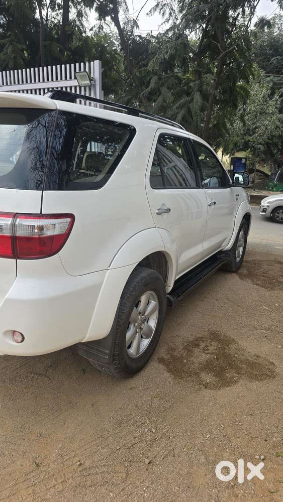 Toyota Fortuner 3.0 4x4 Manual, 2011, Diesel