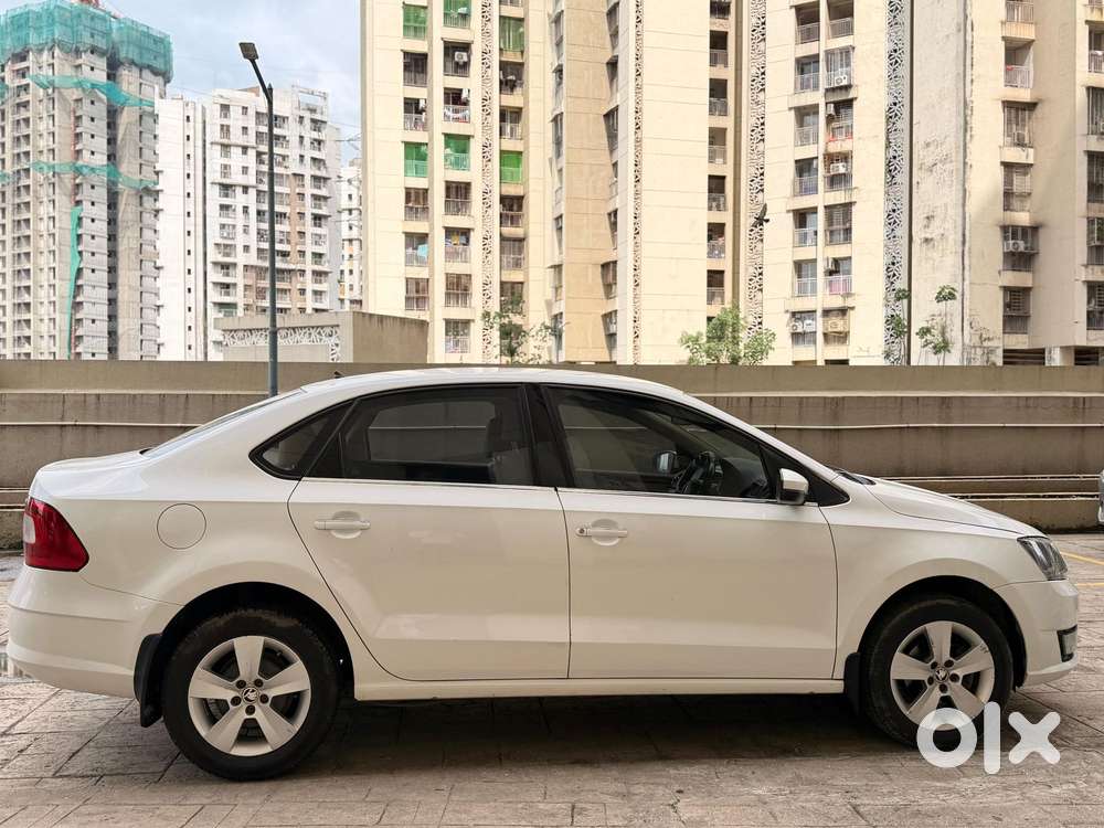 Skoda Rapid [ ] 1.6 Style Plus Mpi At, 2016, Petrol