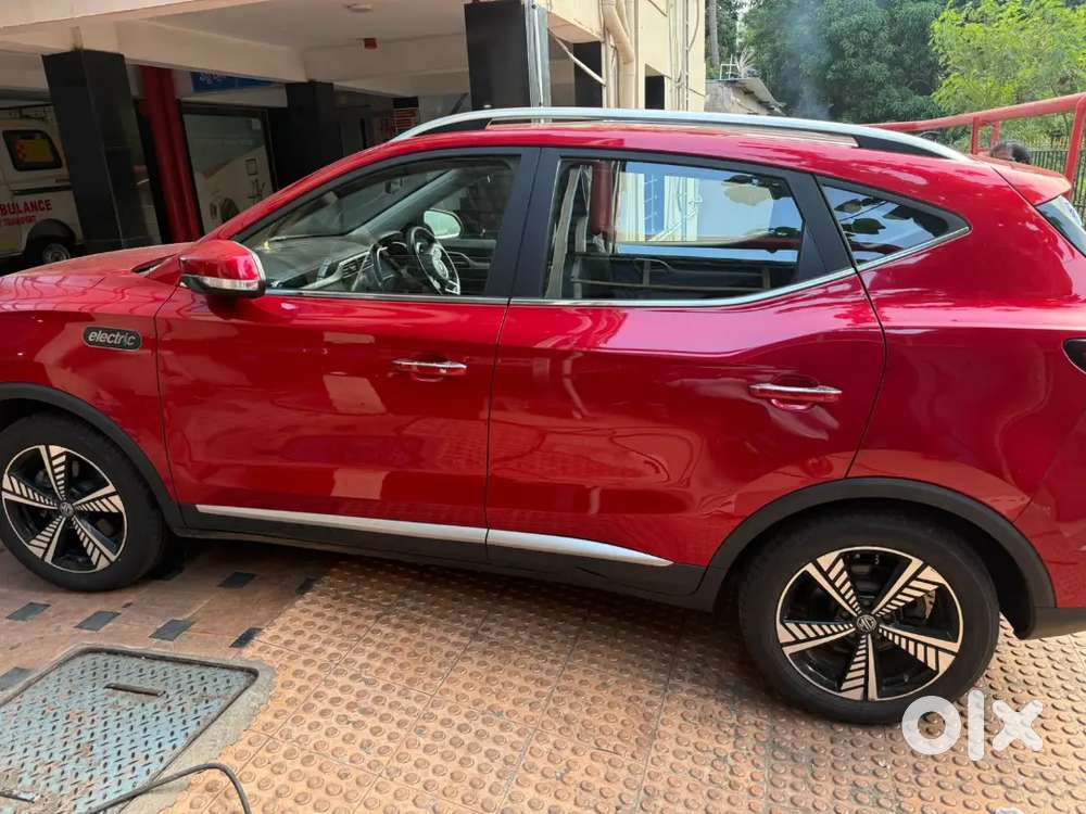 Mg Zs Ev Red