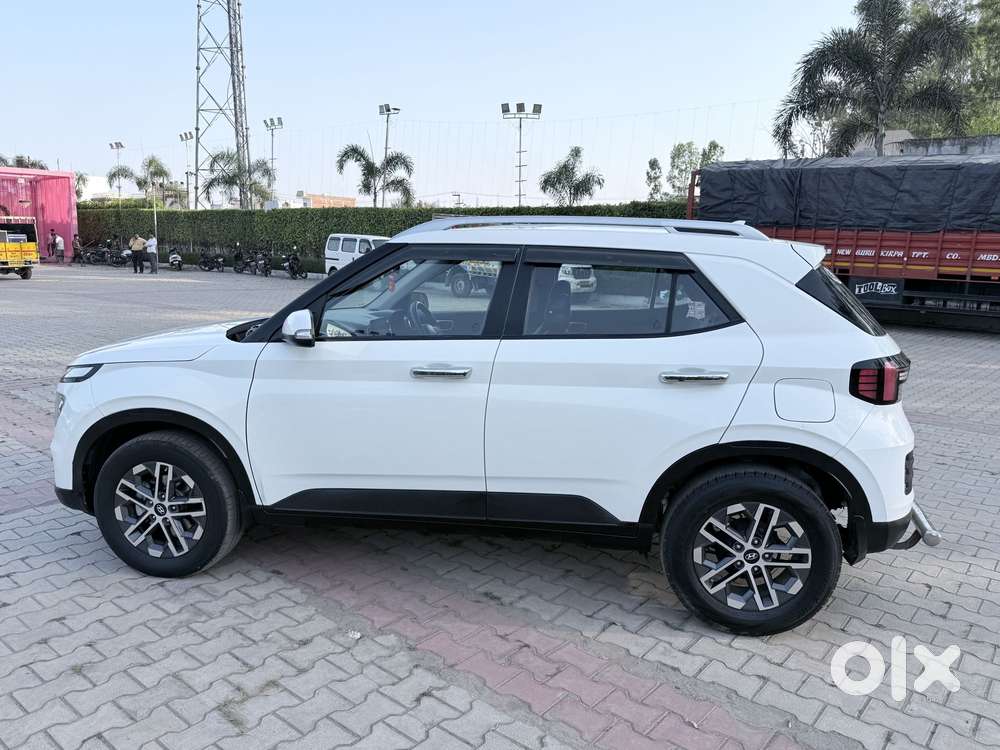 Hyundai Venue Sx Mt, 2023, Diesel