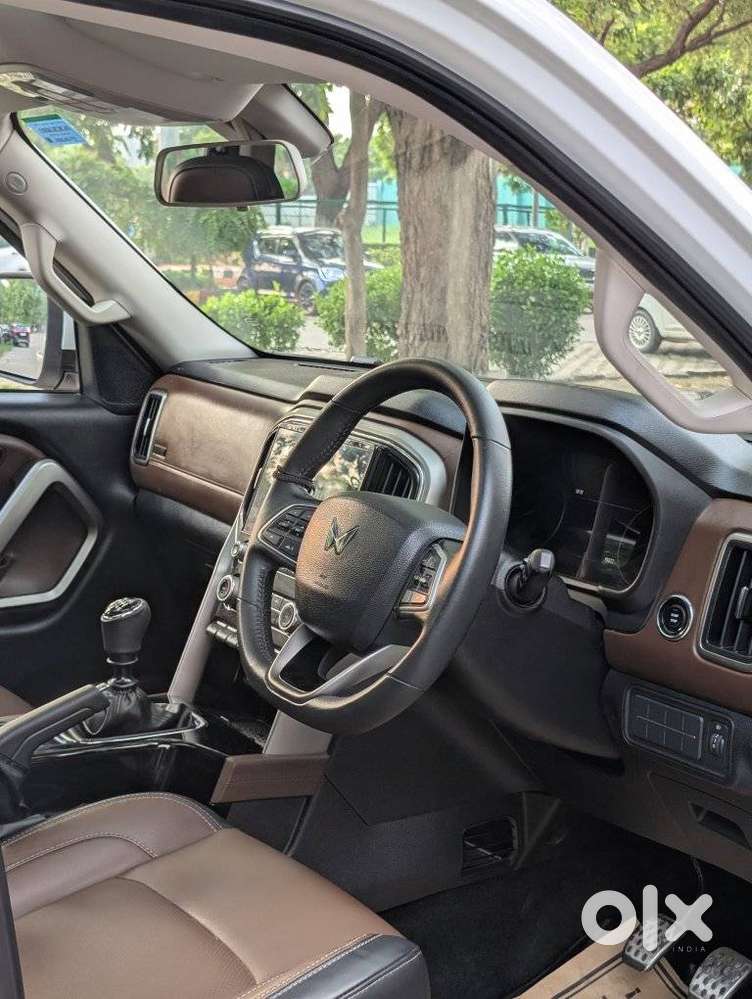 Mahindra Scorpio-n 2.0 Z8 Petrol Mt 7 Str, 2024, Petrol