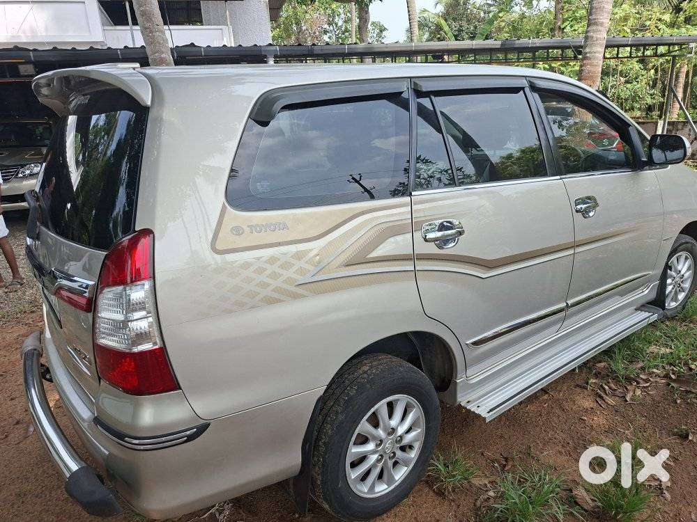 Toyota Innova 2.5 Z Diesel 7 Seater Bs Iv, 2014, Diesel