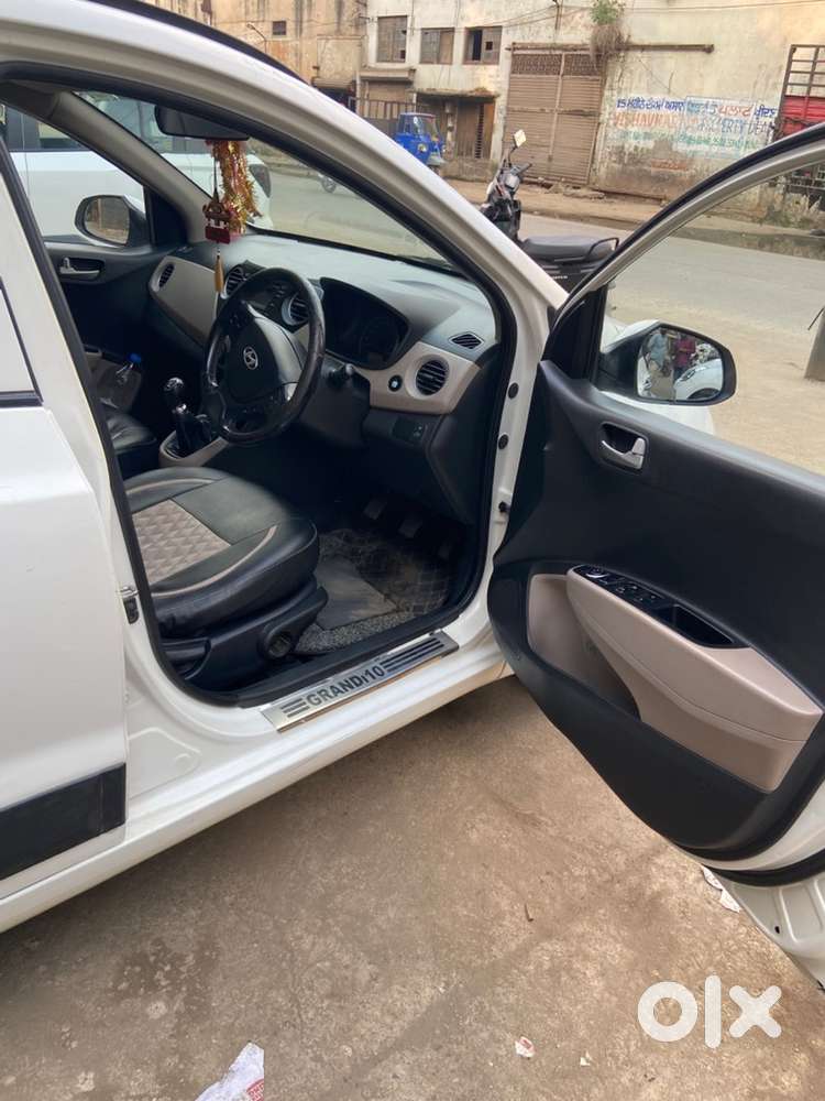 Hyundai Grand I10 2015 Car