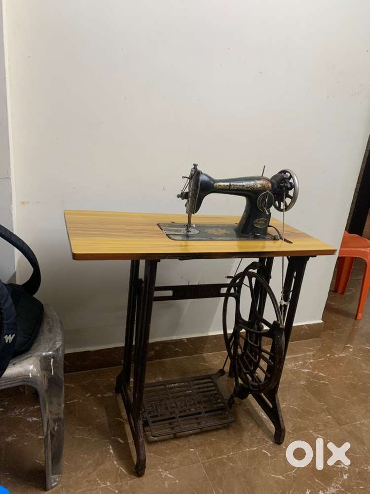 Tailoring machine for salee !