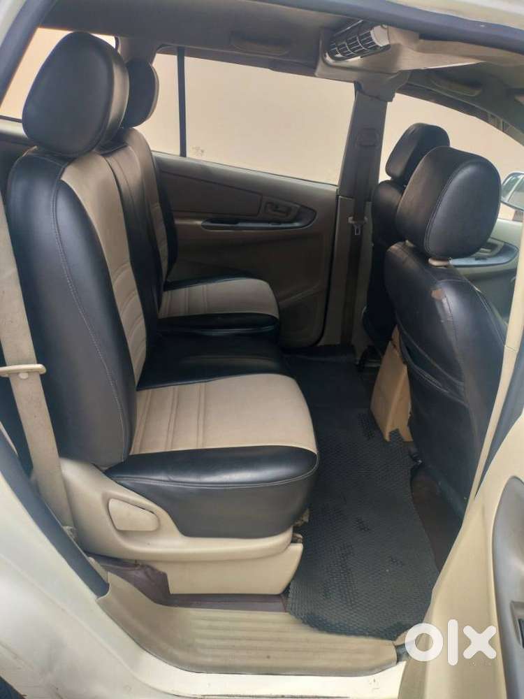 Toyota Innova 2.5 G (diesel) 8 Seater, 2012, Diesel