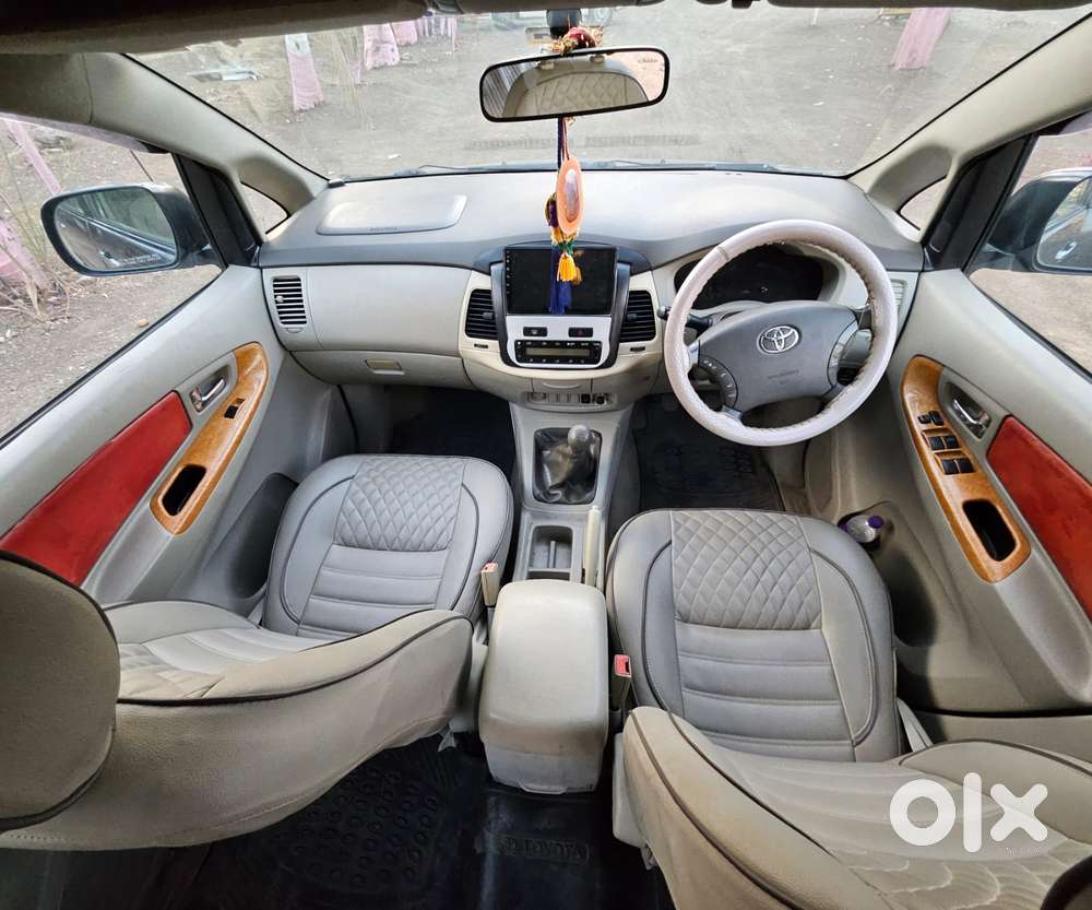 Toyota Innova 2.5 Vx 8 Seater Bs Iv, 2010