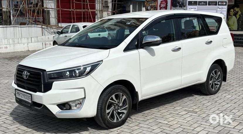 Toyota Innova Crysta 2.4 V 8 Str, 2025, Diesel