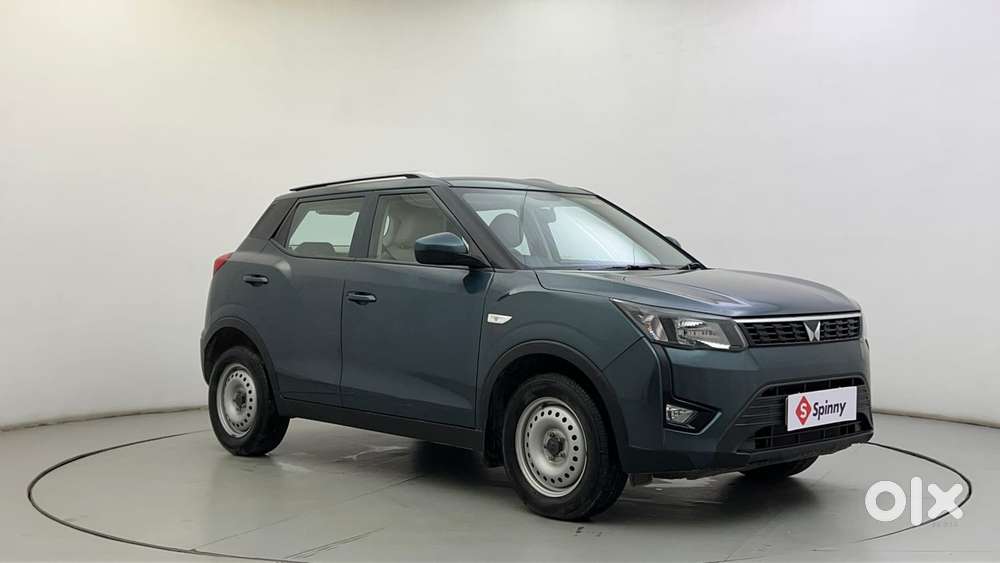 Mahindra Xuv300 W4, 2023, Petrol