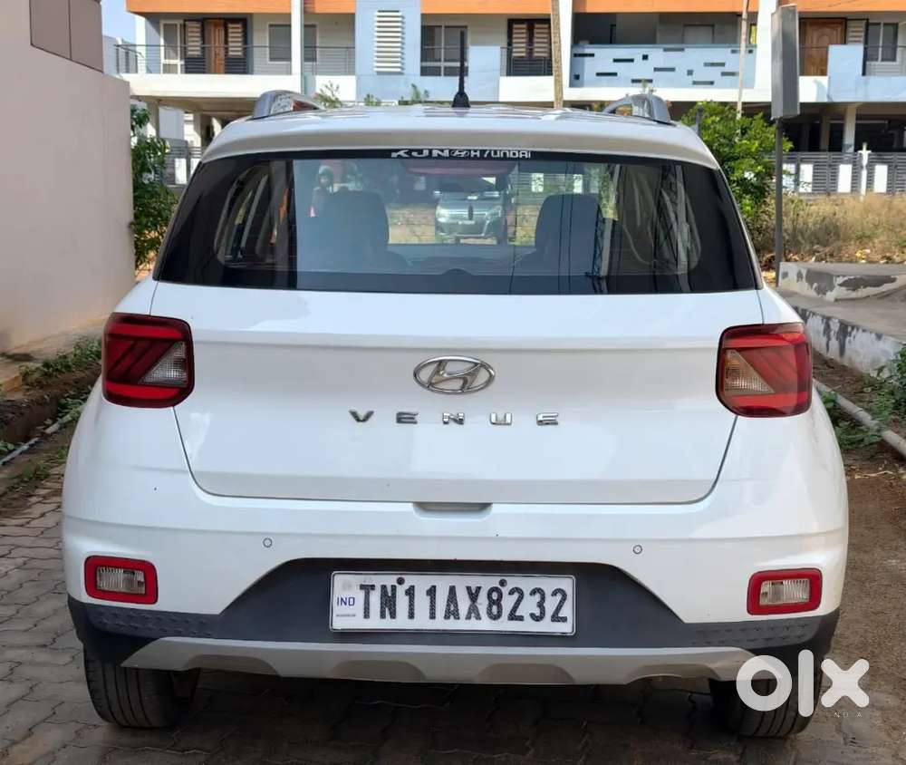 Hyundai Venue 2022 Petrol Well Maintained