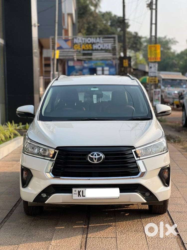 Toyota Innova Crysta 2.4 G Mt 8s, 2022, Diesel