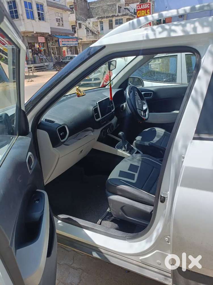 Hyundai Venue 1.2 S O +petrol 2025 Sunroof